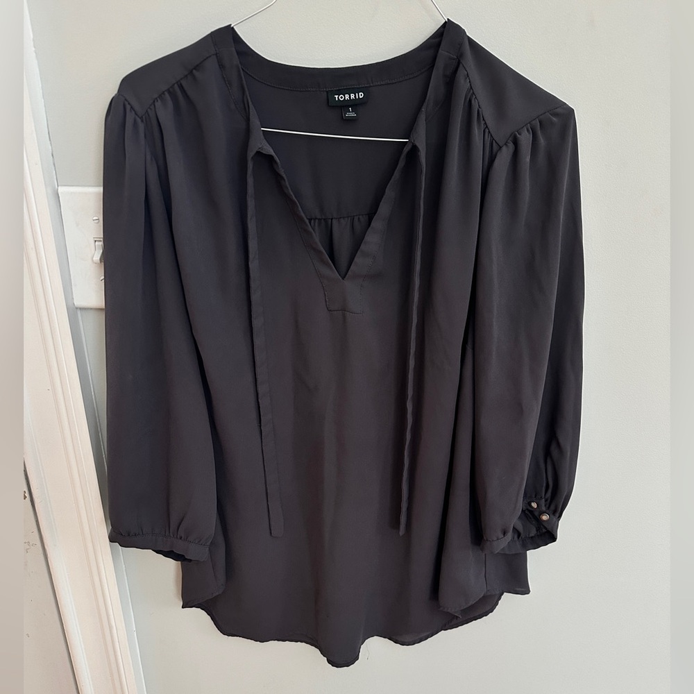 Torrid Women's Size 1 Gray Georgette Bow Tie Long Sleeve Blouse Shirt